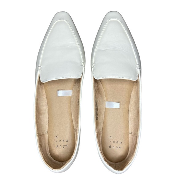 Women's Hayes Loafer Flats with Memory Foam Insole, A New Day, Cream, Size 8.5 - Picture 2 of 8